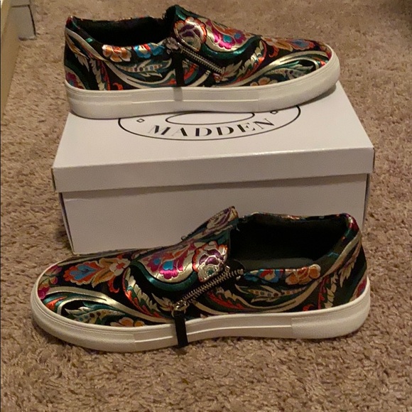 Steve Madden multicolor jacquard flats. Size 12 - Picture 3 of 3